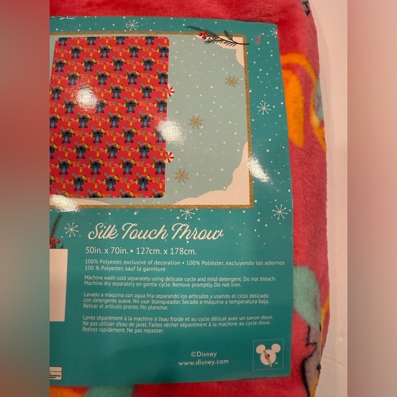 Disney Lilo & Stitch Lights Silk Touch Throw 50 - 70 NWT - Picture 3 of 5